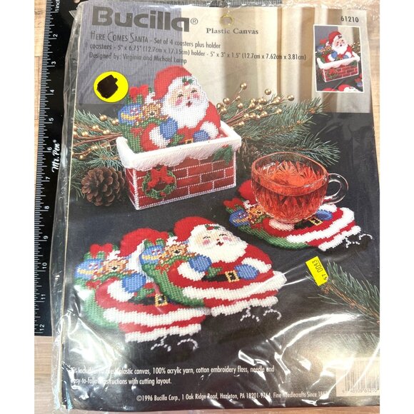 Bucilla "Here Comes Santa" Coaster & Holder Kit - Picture 1 of 5